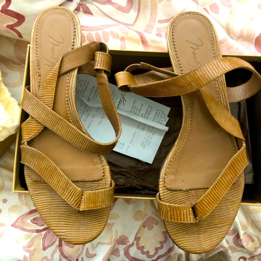 Max Azria sand lizard sandals